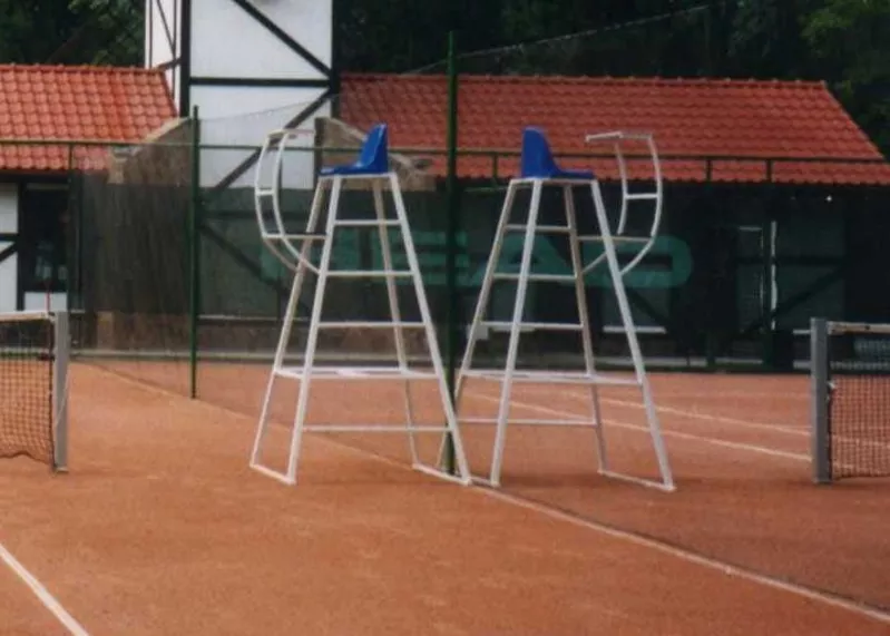 Фоны противоветровые для теннисного корта. Стойки б/тенниса,  сетки.  3