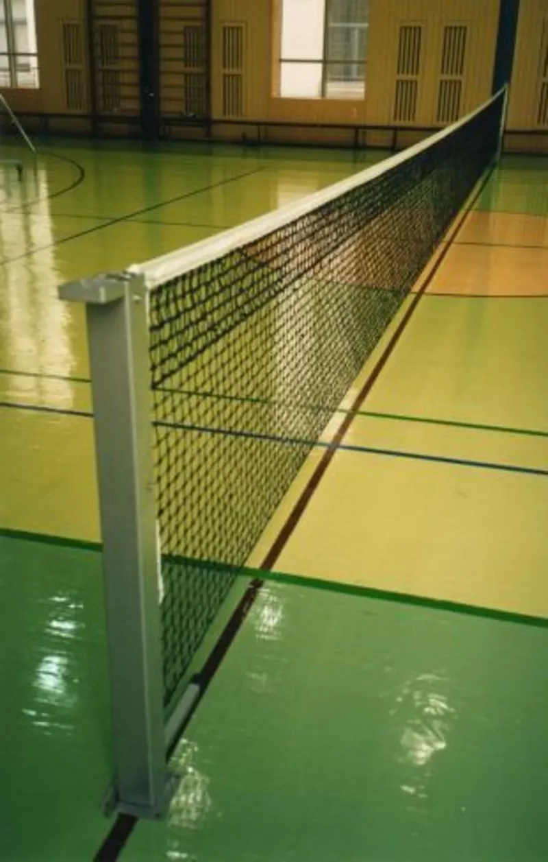 Фоны противоветровые для теннисного корта. Стойки б/тенниса,  сетки.  4