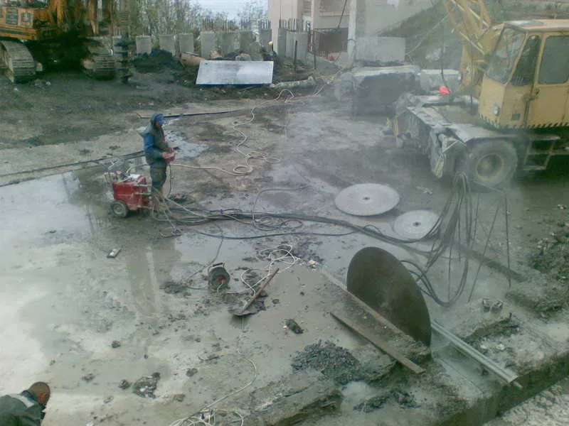Алмазная резка бетона стенорезными машинами Крым,  Ялта. 2