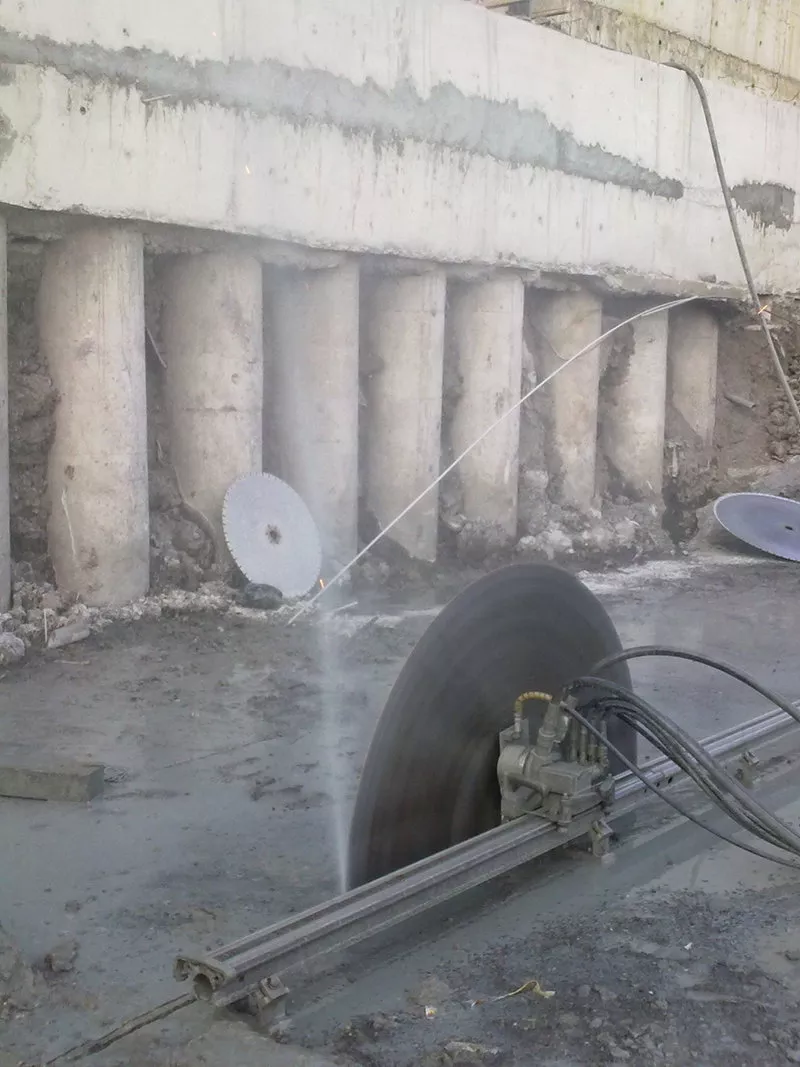 Алмазная резка бетона стенорезными машинами Крым,  Ялта.