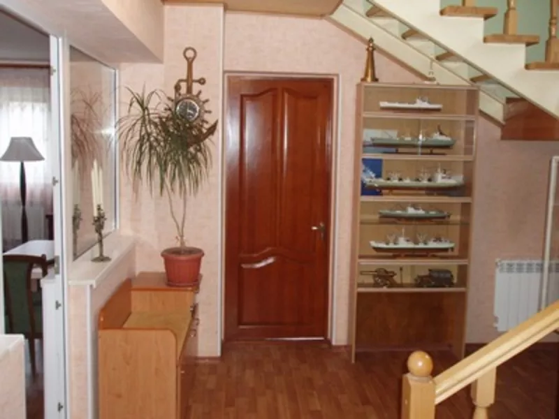  Продаётся добротный двухэтажный жилой дом Севастополь 4