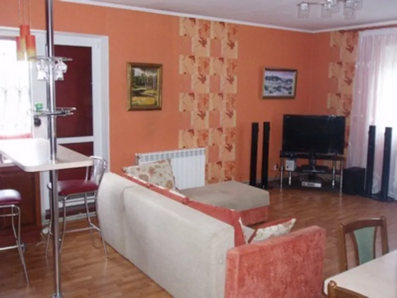  Продаётся добротный двухэтажный жилой дом Севастополь 5